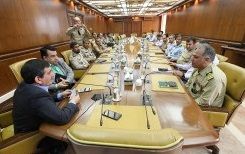 نشست اساتید و دانشجویان دوره بیست و هشتم دافوس آجا با معاون عمرانی سازمان منطقه آزاد کیش